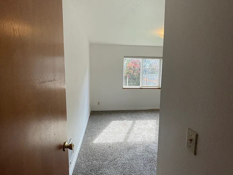 112 Cowan Ct #110 — Photo 9