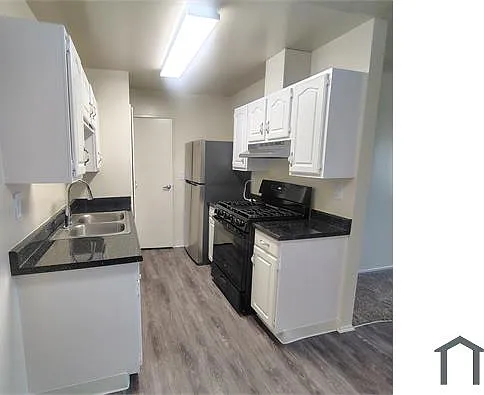 551 Oxford St — Photo 7