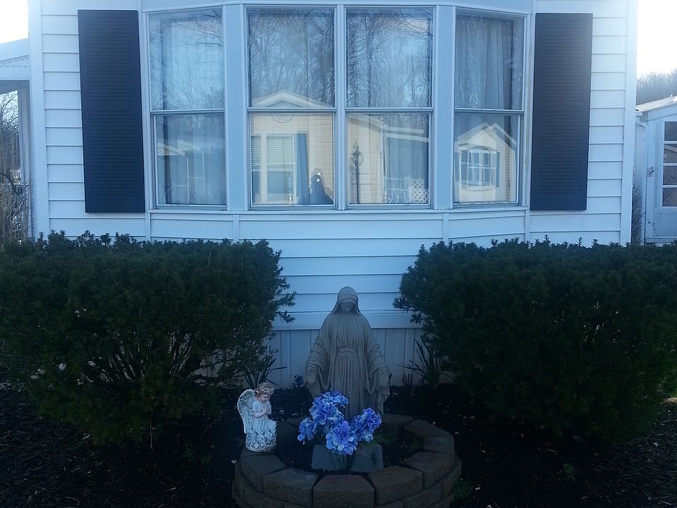 1st image of 35 Wilpark Dr