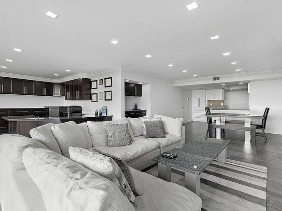 3rd image of 2400 Presidential Way APT 804