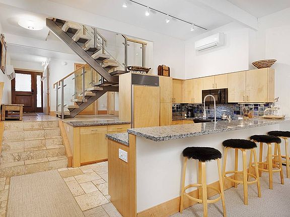 4th image of 625 S West End St APT 8