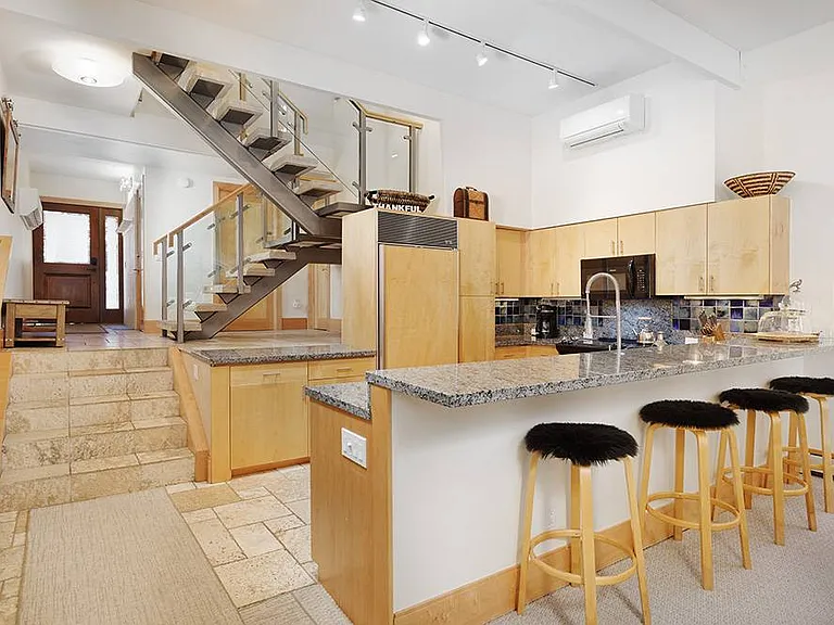 625 S West End St #8 — Photo 4