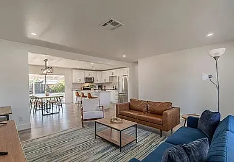 8214 E Elm Dr — Photo 5