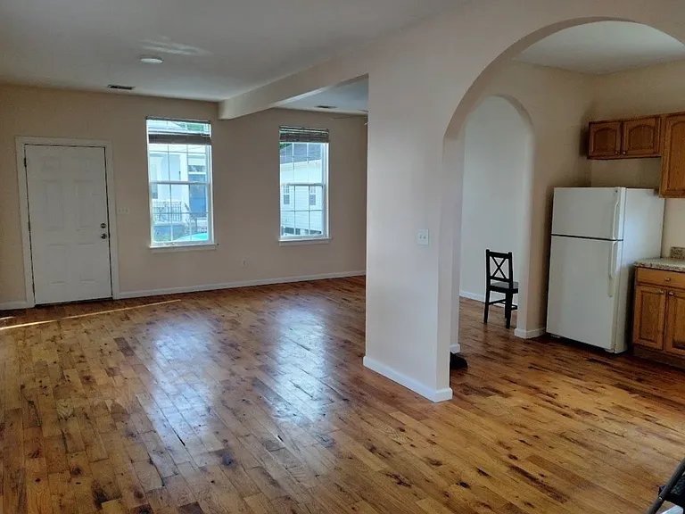 2255 N Prieur St — Photo 2
