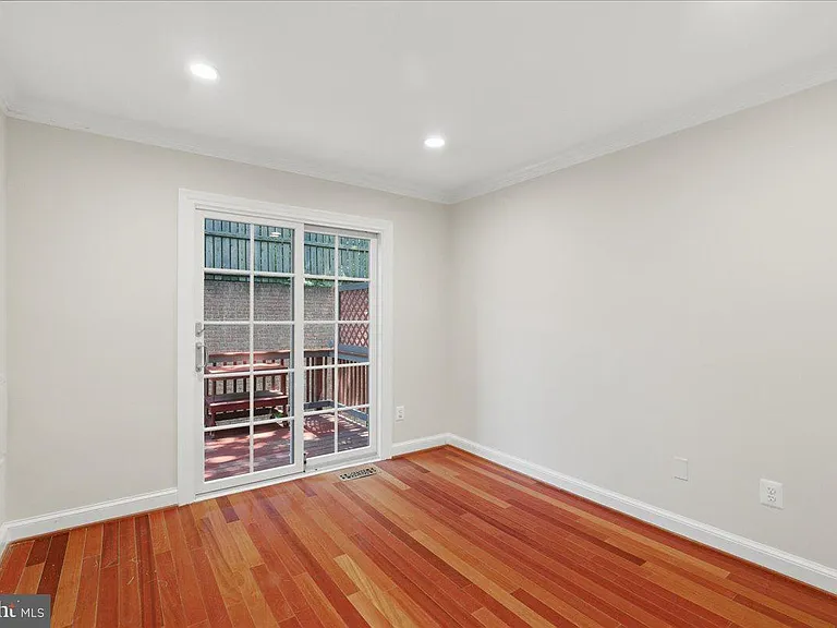 1433 McLean Mews Ct — Photo 21
