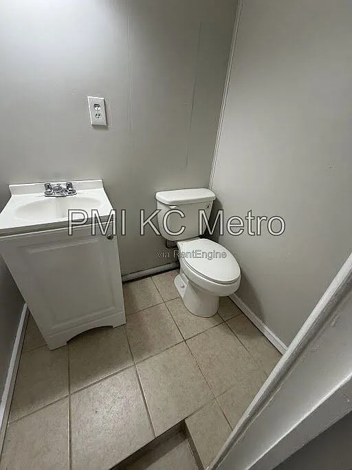 2 bed, 1.5 bath, 1260 sqft, $1,250 — Photo 2