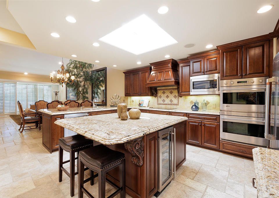 1st image of 38348 Zinnia Ln E