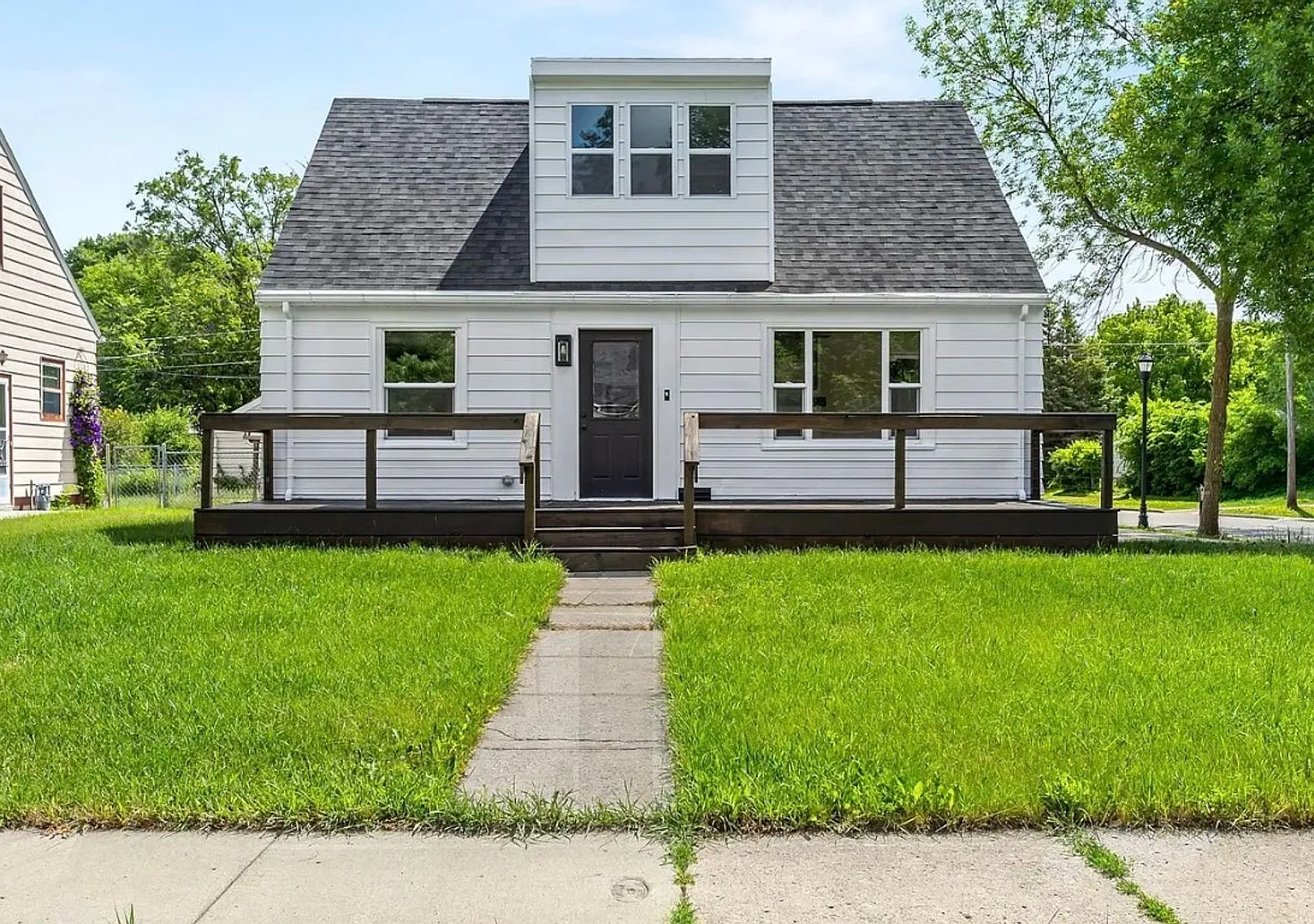 Spacious Updated 5-Bedroom North Fargo Home Near NDSU with Finished Basement and Plenty of Living... — Photo 1