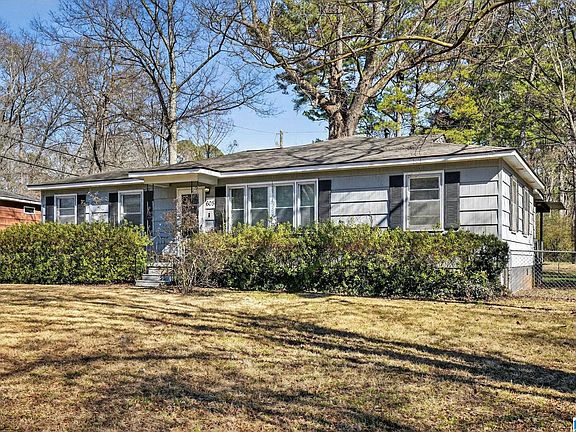 2nd image of 605 Lee Rd