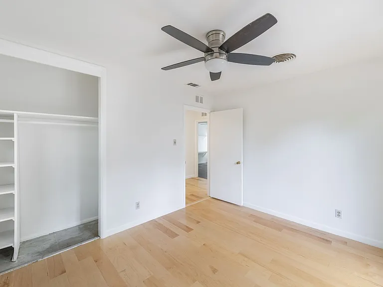 6202 Peggy St — Photo 8