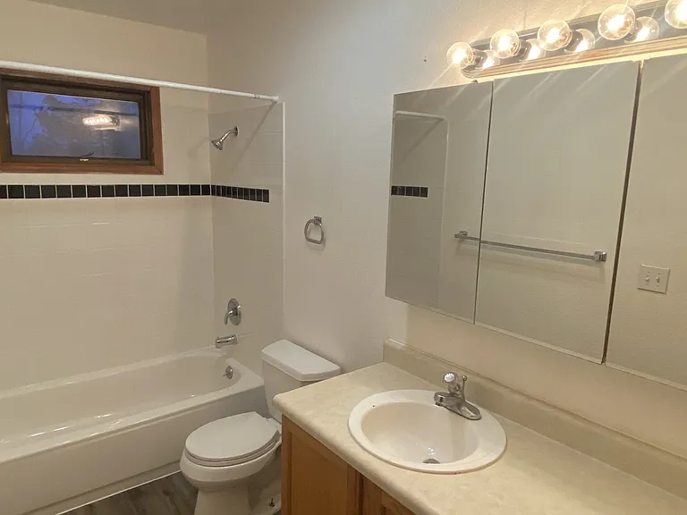 4004 Lois Dr #2-4-5 — Photo 9
