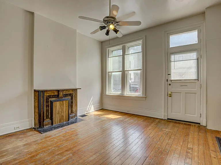 2235 Victor St #1B — Photo 5