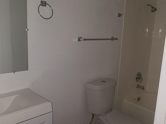 4th image of 8218 N Elmer St APT B
