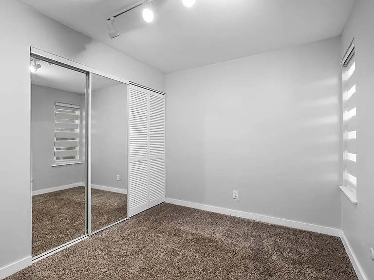 1050 S Monaco Pkwy #145 — Photo 19