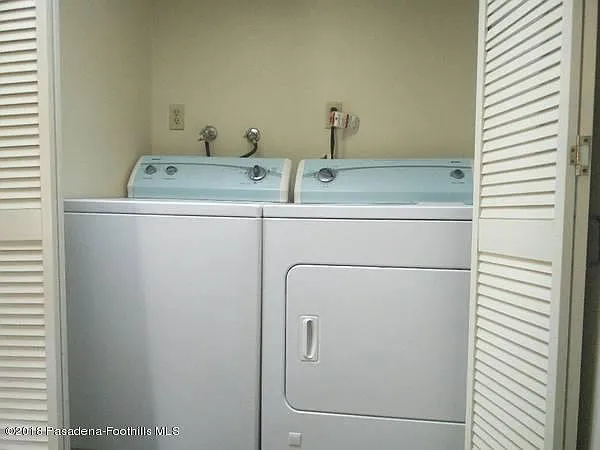 31 E California St #B — Photo 5