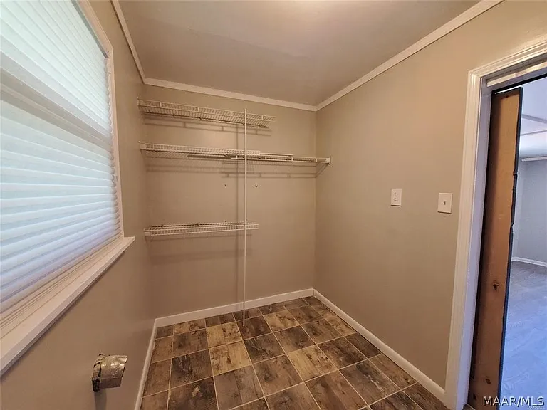 860 Greg Dr — Photo 8