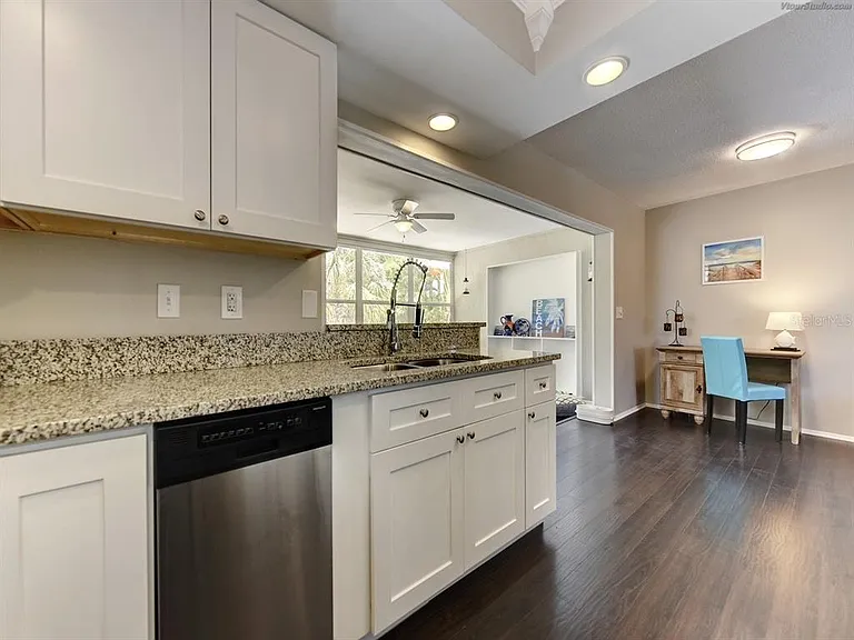 301 Avenida Madera #B — Photo 9