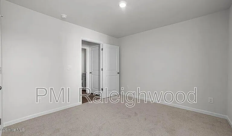 286 Palm Dr — Photo 16