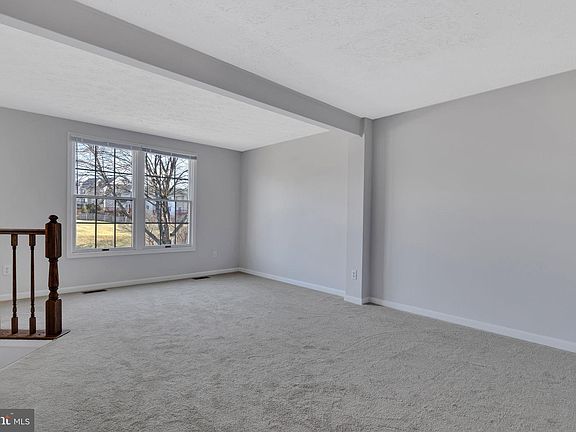 2nd image of 304 Barksdale Pl