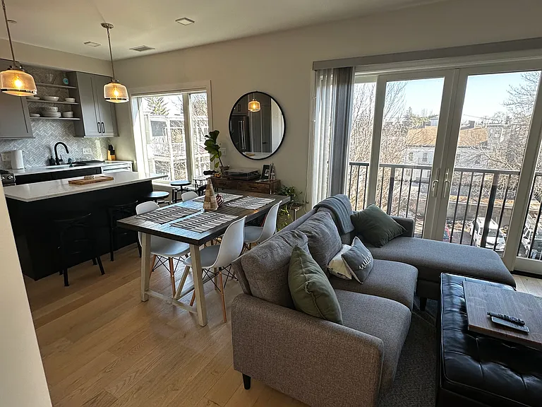 287 Maverick St #306 — Photo 4