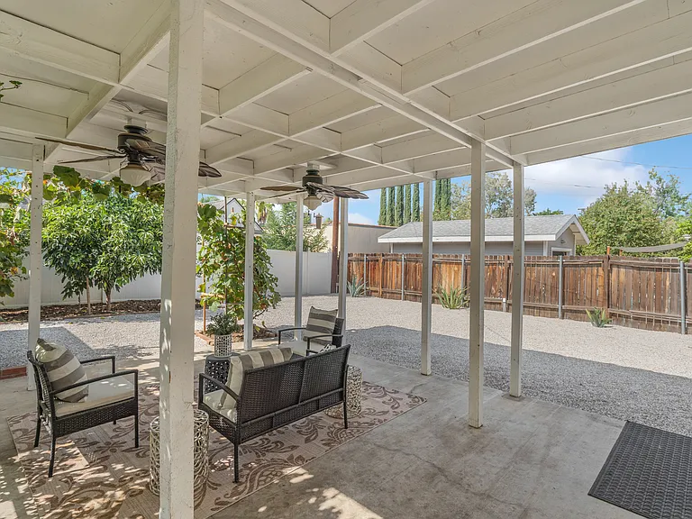 624 McKinley Dr — Photo 32