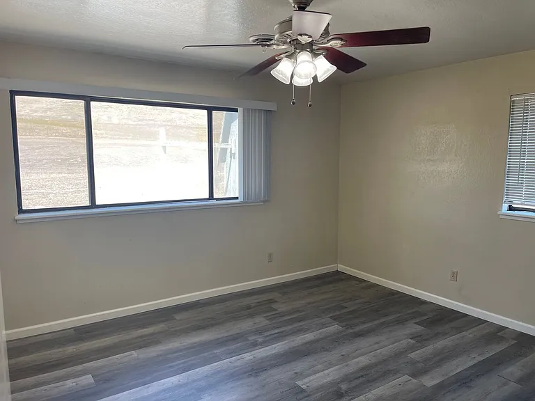 7846 Jenny Lind Rd #B — Photo 28