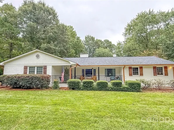 3720 Fairlane Dr, Gastonia, NC 28056