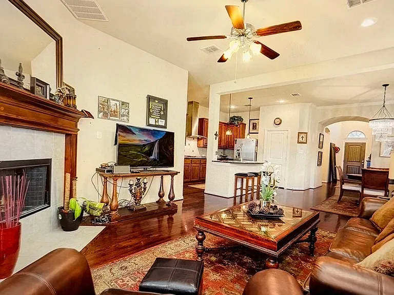3108 Hereford Dr — Photo 7