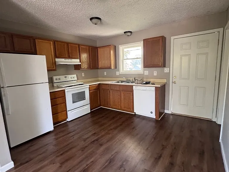 330 Timothy Rd — Photo 7