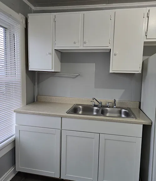 2351 E 5th St — Photo 5