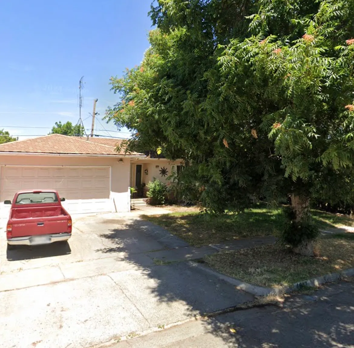 4 bed, 1630 sqft, $2,700 — Photo 1
