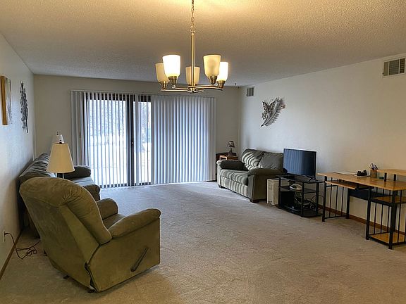 4th image of 10 Arbor Hill Cir APT 33
