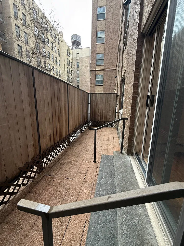 301 Elizabeth Street — Photo 3