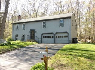 5 Little John Ct, Gales Ferry, CT 06335