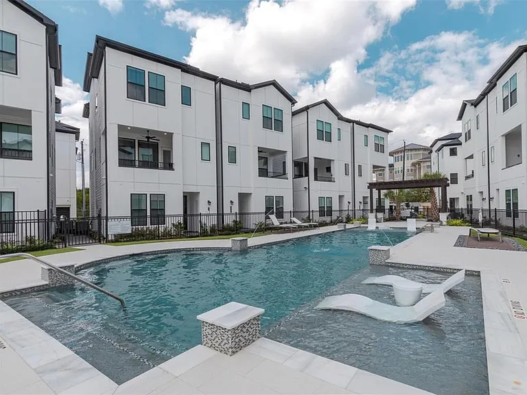 2802 Grand Fountains Dr #F — Photo 4