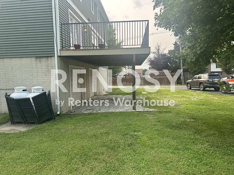 8900 Millers Island Blvd — Photo 32
