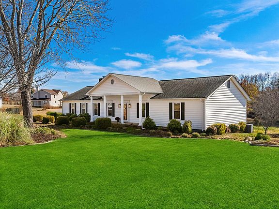 2nd image of 107 Mountain Crest Dr