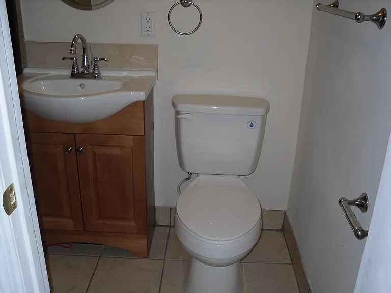 983 E Valley Dr — Photo 13