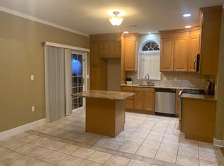 52 Main St, Newark, NJ 07105