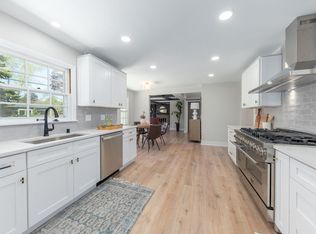 7617 N Santa Monica Blvd, Fox Pt, WI 53217