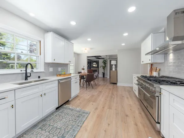 7617 North Santa Monica BOULEVARD, Fox Point, WI 53217