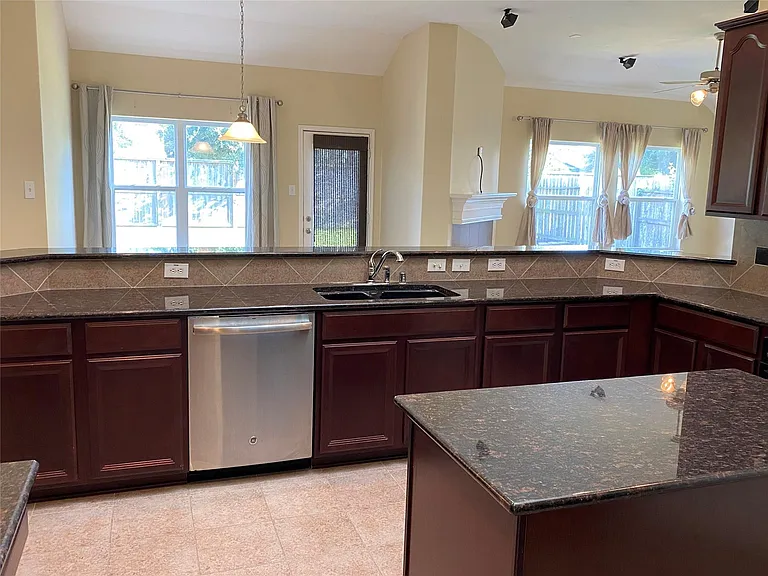 22055 Canyonwood Park Ln — Photo 4