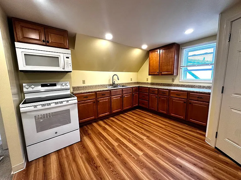 318 Lowell St #3 — Photo 1