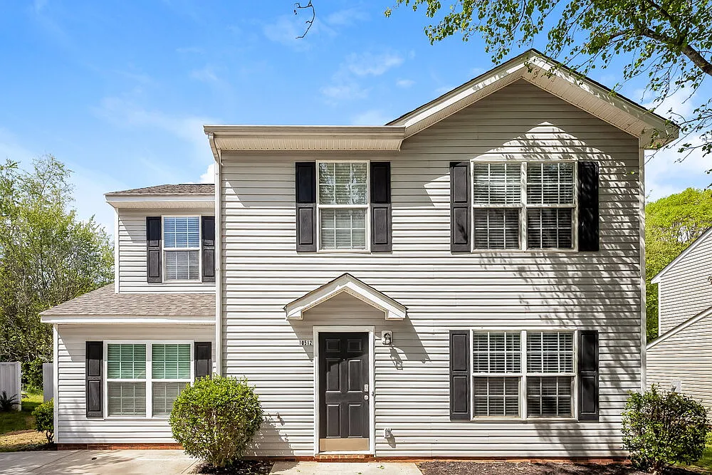4 bed, 2.5 bath, 1832 sqft, $2,095 — Photo 1