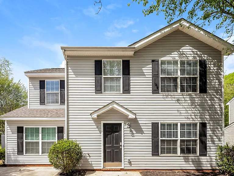 10512 Wilson Glen Dr — Photo 1