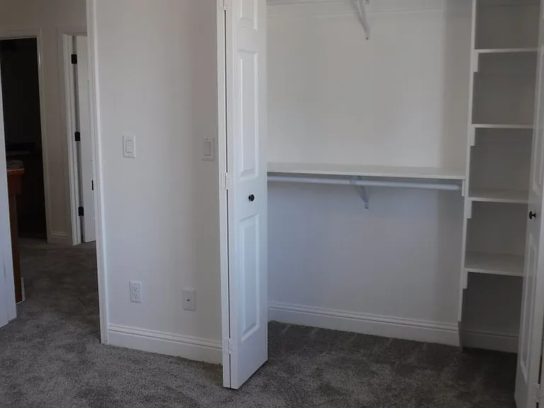 826 Cally Ct — Photo 10