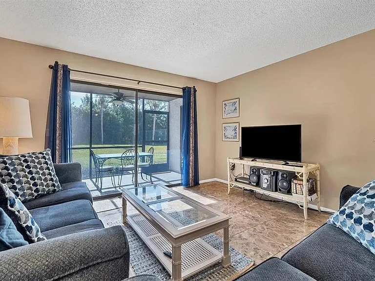 1624 Stickney Point Rd #108 — Photo 4