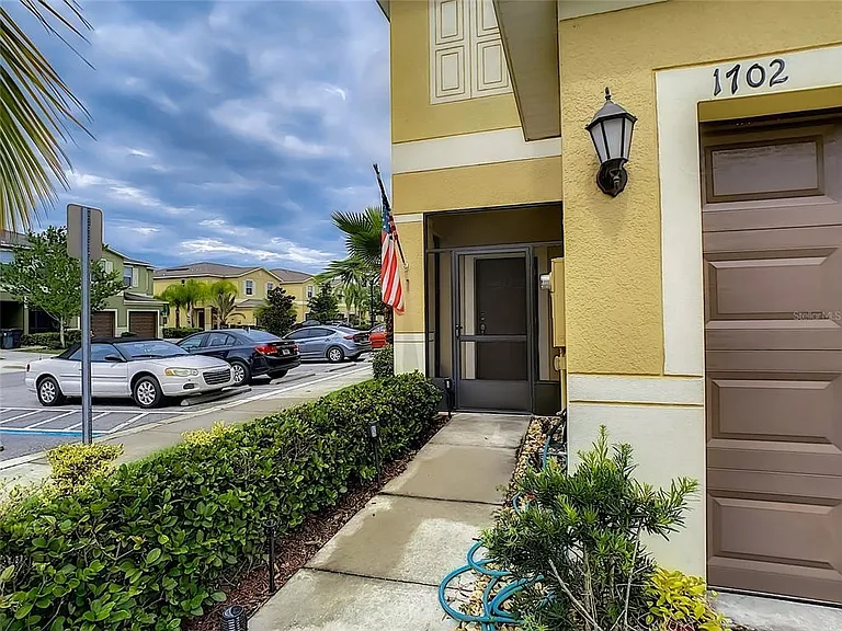 1702 Ivory Goose Pl — Photo 3
