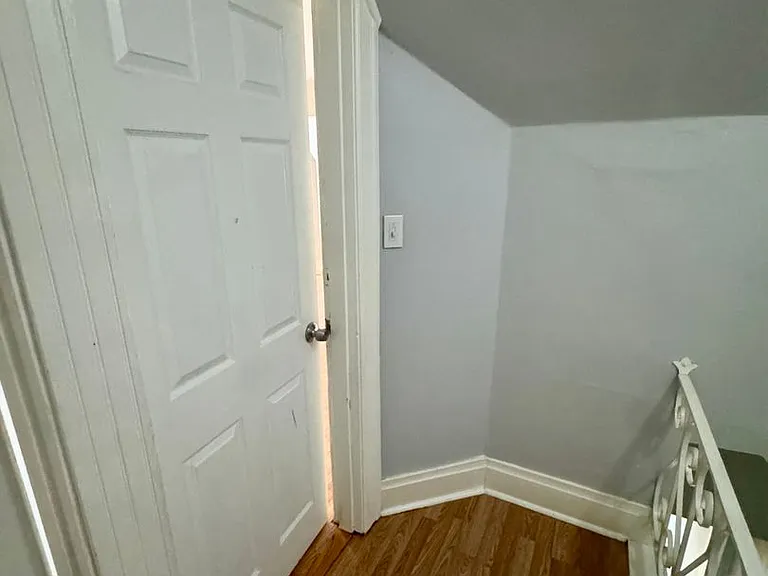 1810 Brownsville Rd — Photo 50