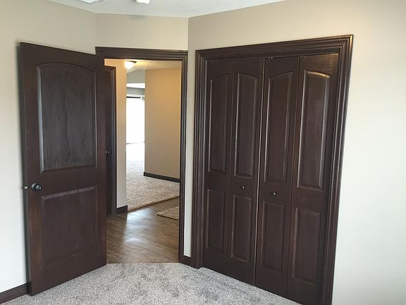 5th image of 2240 Sunrise Ave